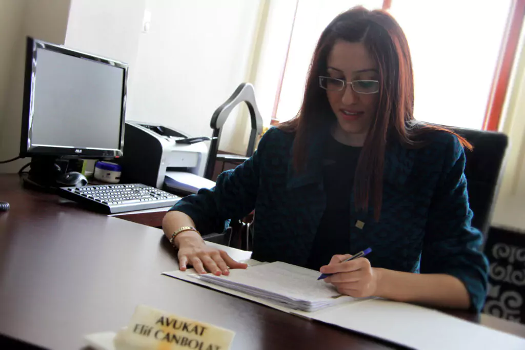 Uzm. Arb. Av. Elif Canbolat Göktepe